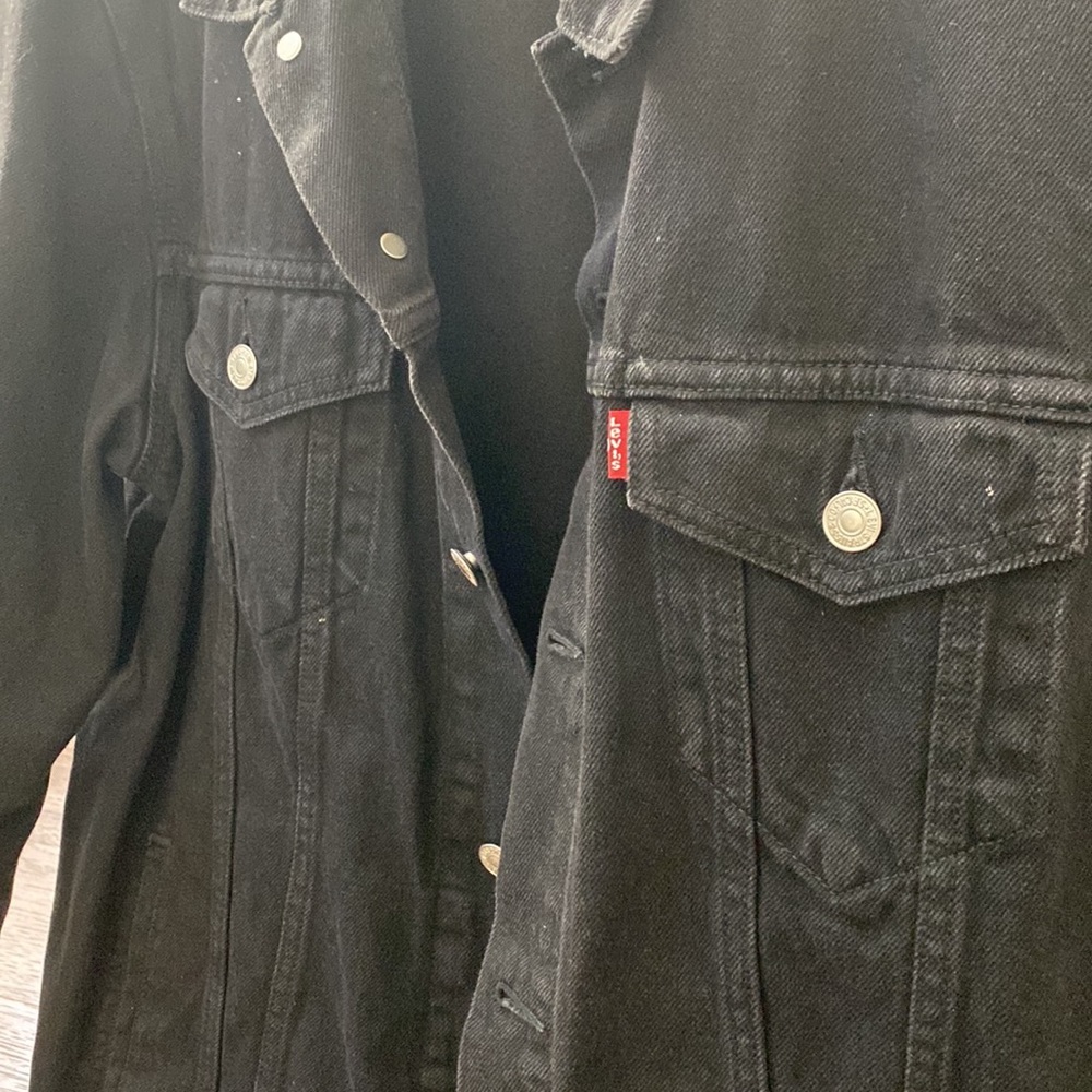 Levi’s Jean Jacket - Picture 6 of 6